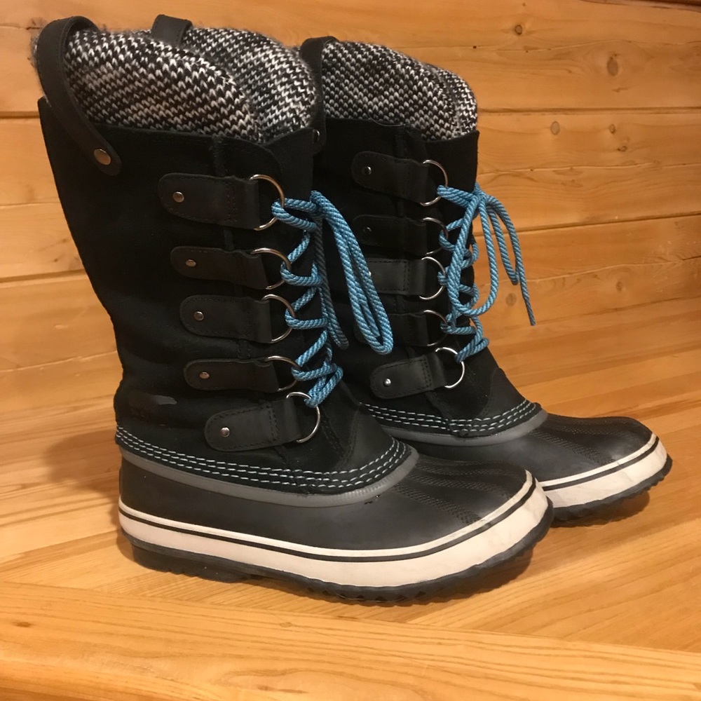 Woman’s Sorel Knit boots - waterproof